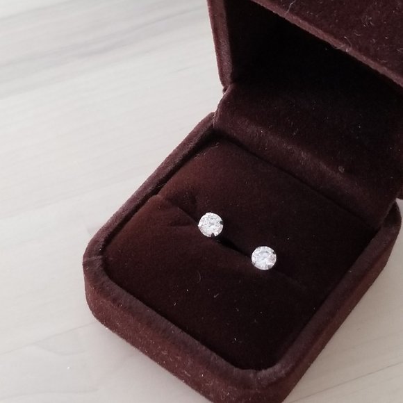 4mm Sterling Silver CZ stud earrings, Cubic Zircon - Picture 2 of 6